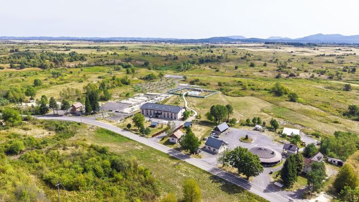 Big House Hotel — Hotel i okoliš 20