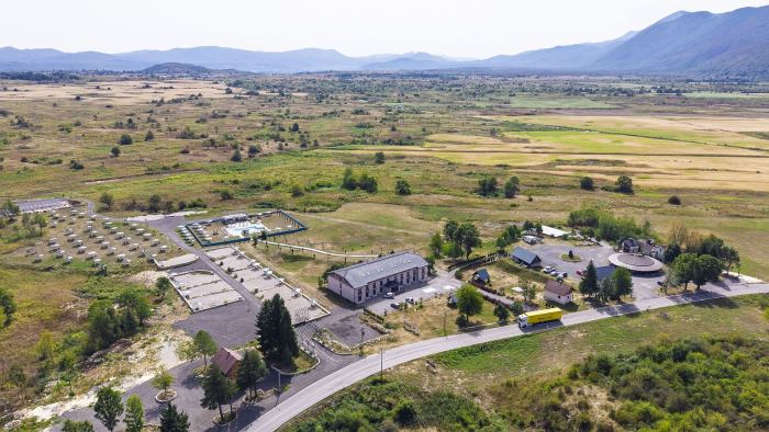 Big House Hotel — Hotel i okoliš 17