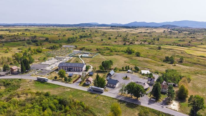Big House Hotel — Hotel i okoliš 19
